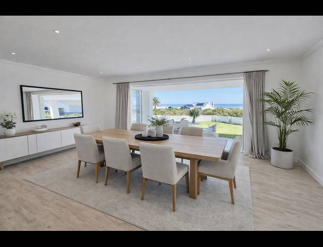 5 BEDROOM HOUSE FOR SALE IN GROTTO BAY
